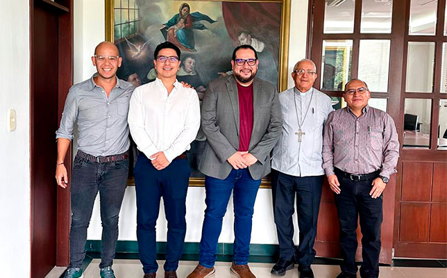 El Arzobispo de Villavicencio visitó la Santoto: encuentro de fe, diálogo y comunidad universitaria