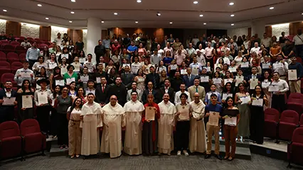 Premiamos la excelencia de nuestros Tomasinos